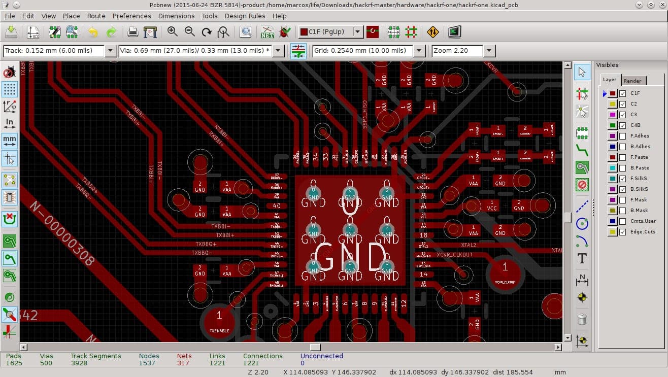 Pistas de pares diferenciales con impedancia controlada en un diseño de PCB